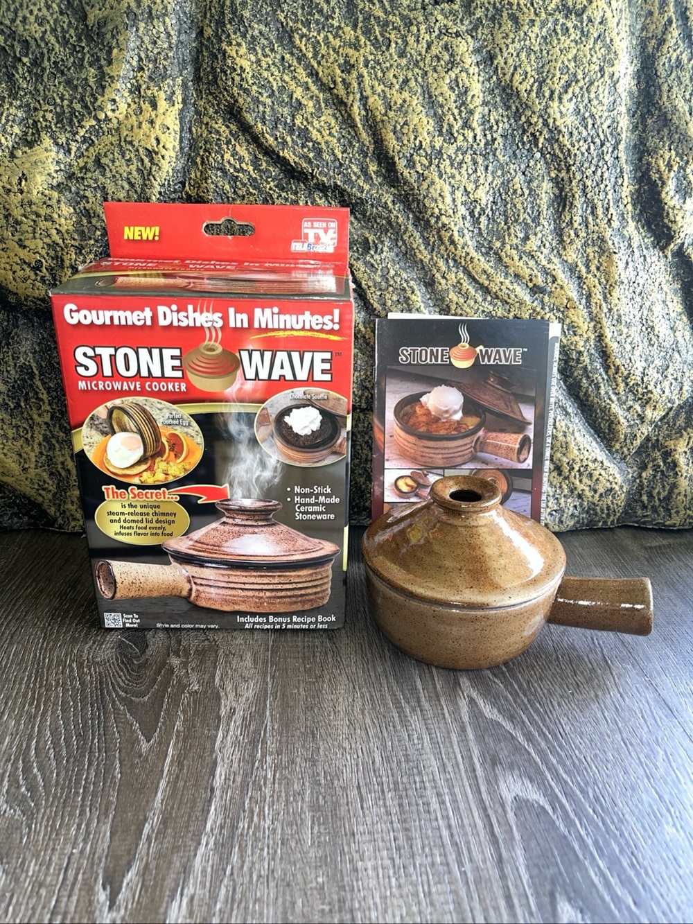 Stone Wave Ceramic Microwave Cooker & Bonus Recipe Book.